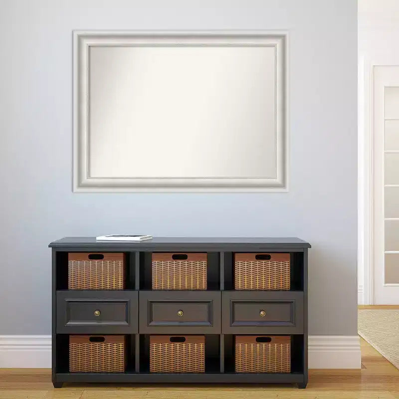 Specchio da parete rettangolare grande – Cornice bianca decorata, 43.5 x 32.5 pollici