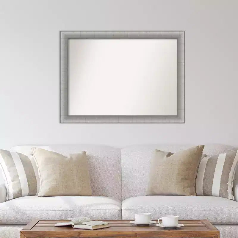 Specchio da parete rettangolare con cornice in peltro spazzolato — 42,75 x 31,75 pollici