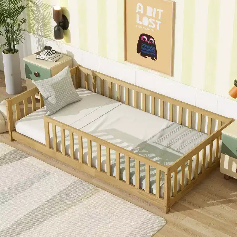 Letto a pavimento Montessori per bambini, con sponde di sicurezza, Letto a piattaforma per bambini con spondine, Struttura in legno massello, per neonati e bambini