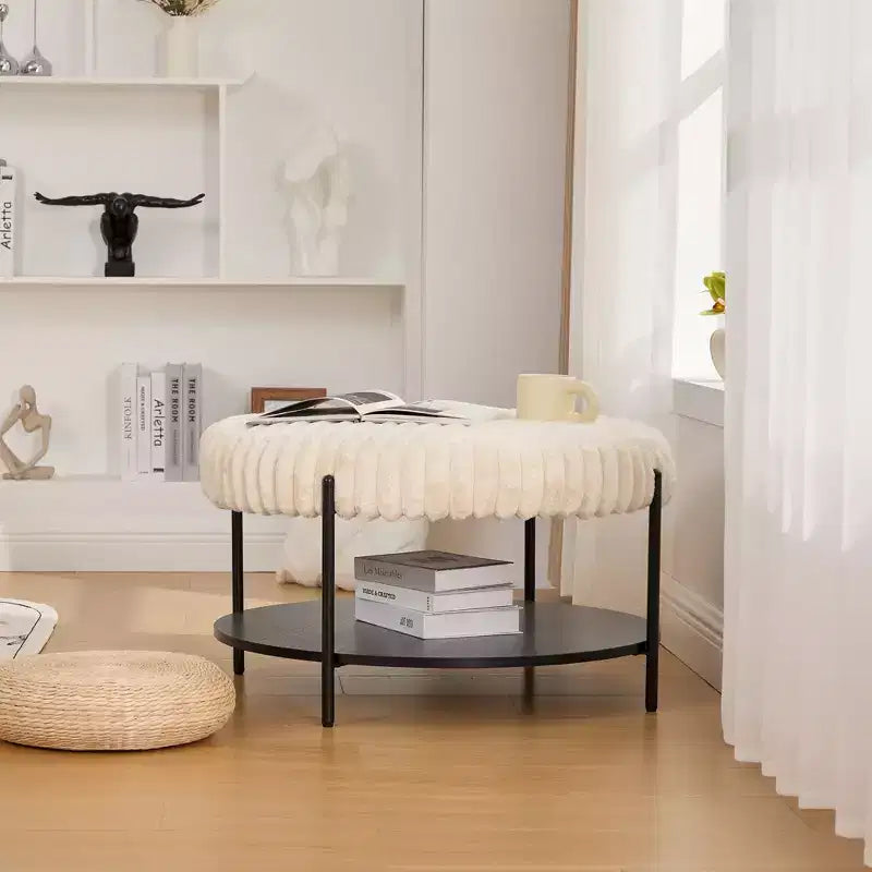 Tavolino rotondo con pouf a 2 ripiani, piano in pelliccia sintetica e ripiano portaoggetti – 78,5 cm