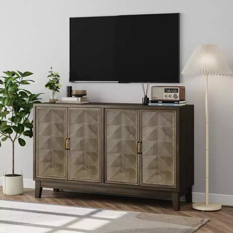 Credenza buffet a 4 ante con pannelli in legno massello e ripiani regolabili