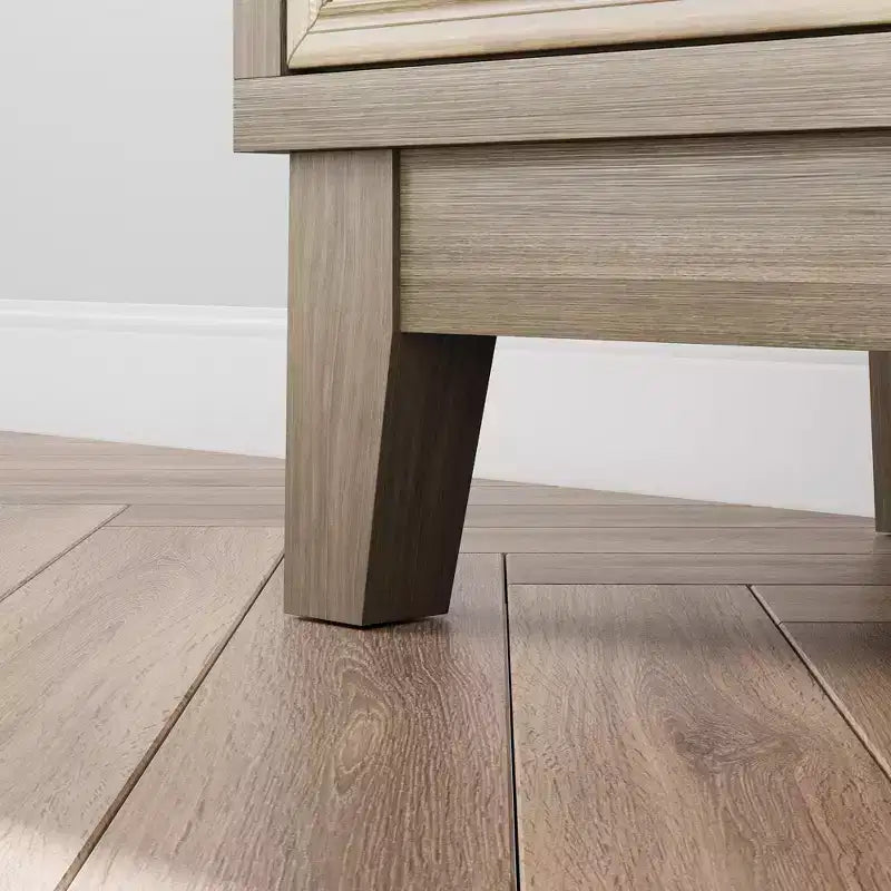 Credenza buffet a 4 ante con pannelli in legno massello e ripiani regolabili