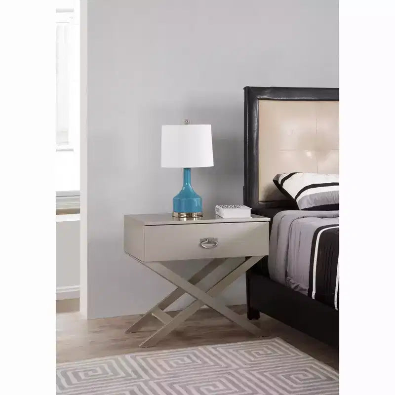 Comodino con 1 cassetto X-Frame (63,5 cm A x 68,6 cm L x 40,6 cm P)